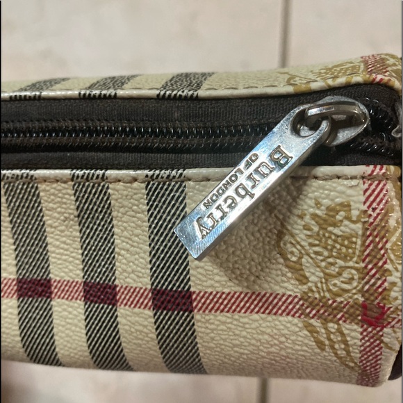 Burberry Handbags - Cute Burberry Pouch